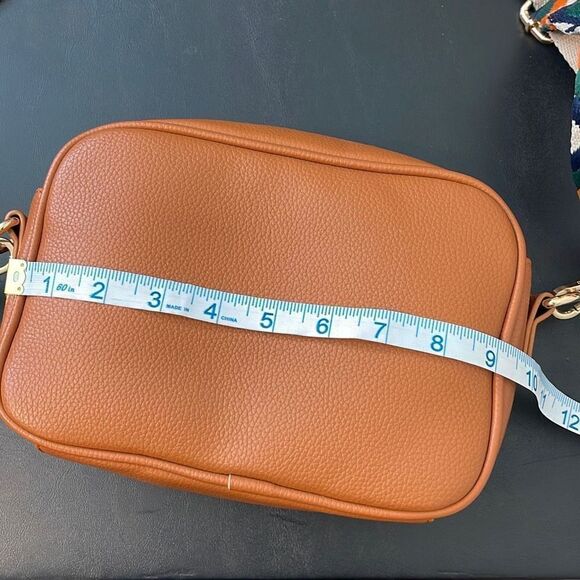 AH•DORNED‎ Crossbody Bag w/strap. Vegan leather. Camel colored - Picture 10 of 12